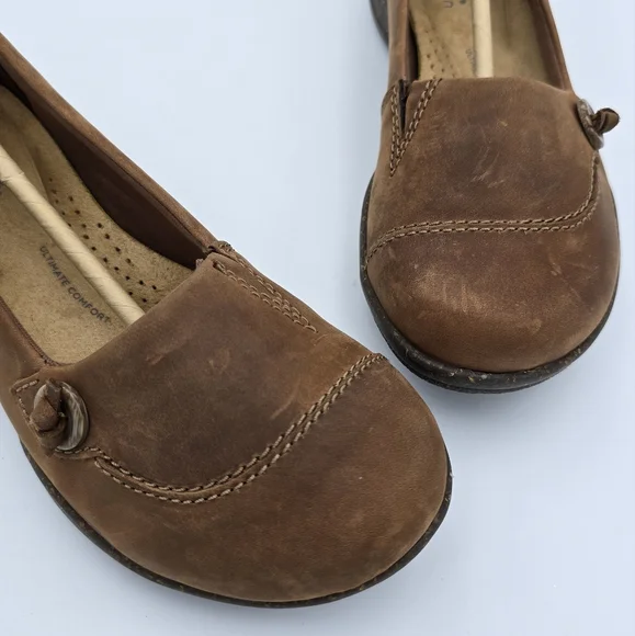 6N - NARROW - Clarks Roseville Sky Women's Slip-Ons, Mahogany Leather, Like New! - Picture 4 of 16